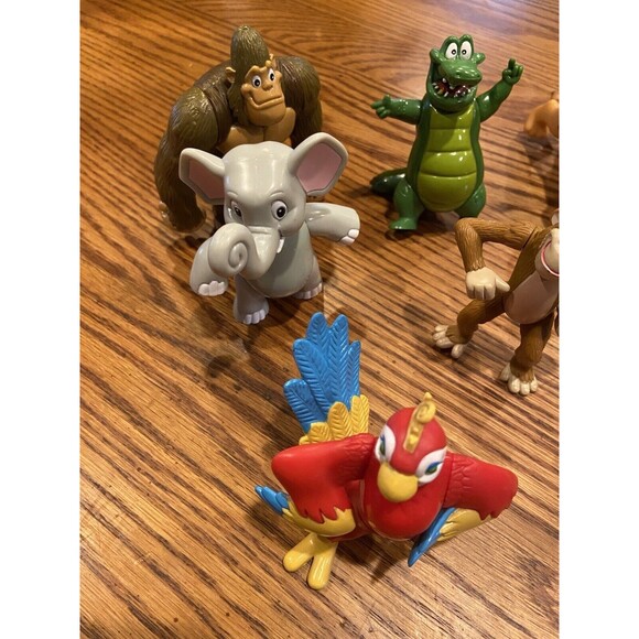 Rainforest Cafe Posable Animal Toy Figures Lot of 8 Gorilla Monkeys Parrot frog - Picture 2 of 13